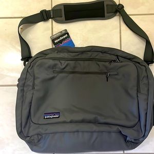 Patagonia shoulder bag grey NWT